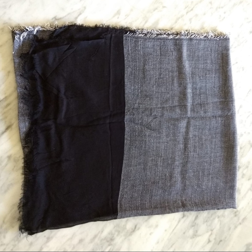 🆕 Black Textured Scarf - Picture 3 of 3
